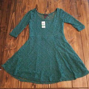 Green Skater Dress Size Large (Material Girl)